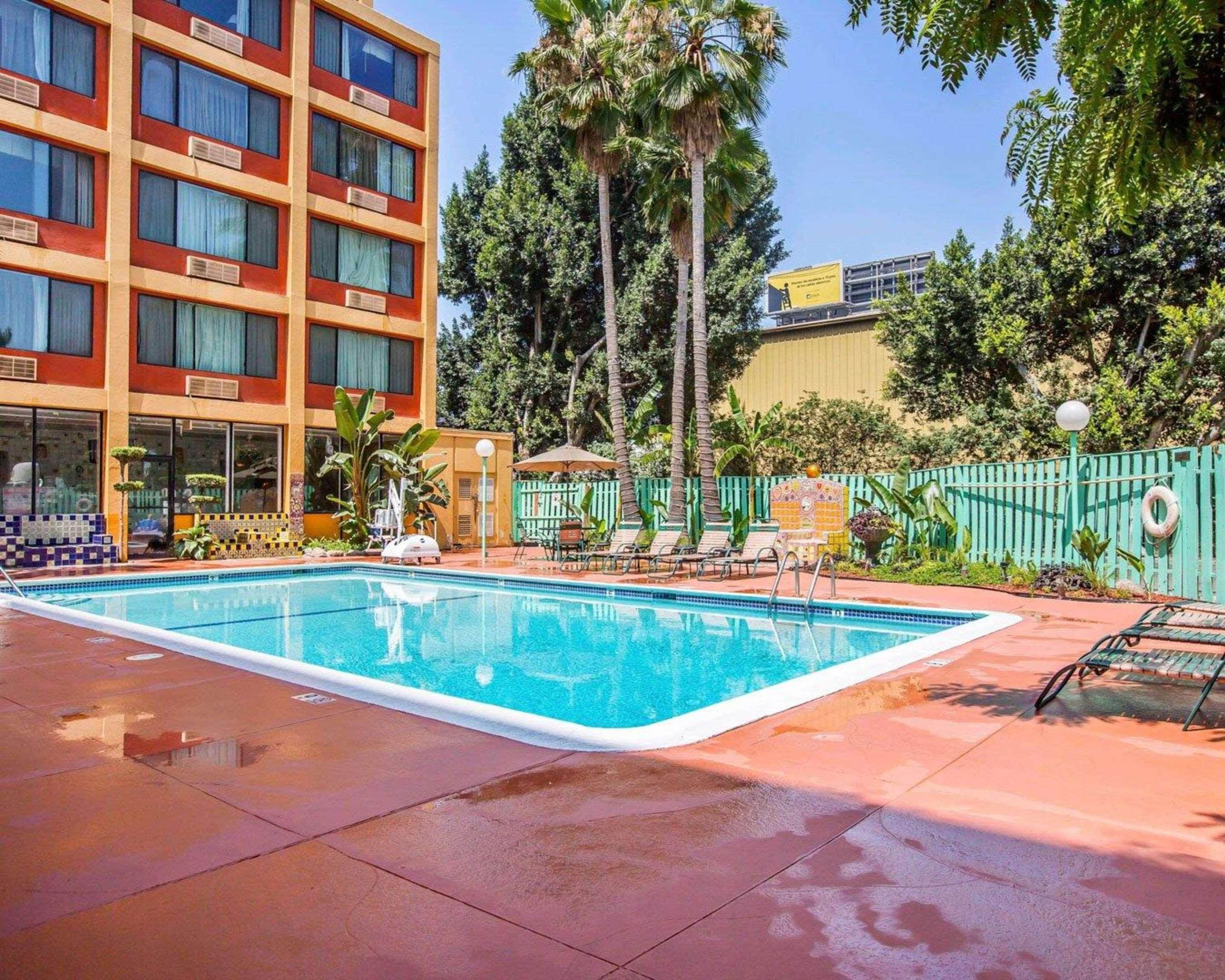 Quality Inn & Suites Montebello - Los Angeles エクステリア 写真